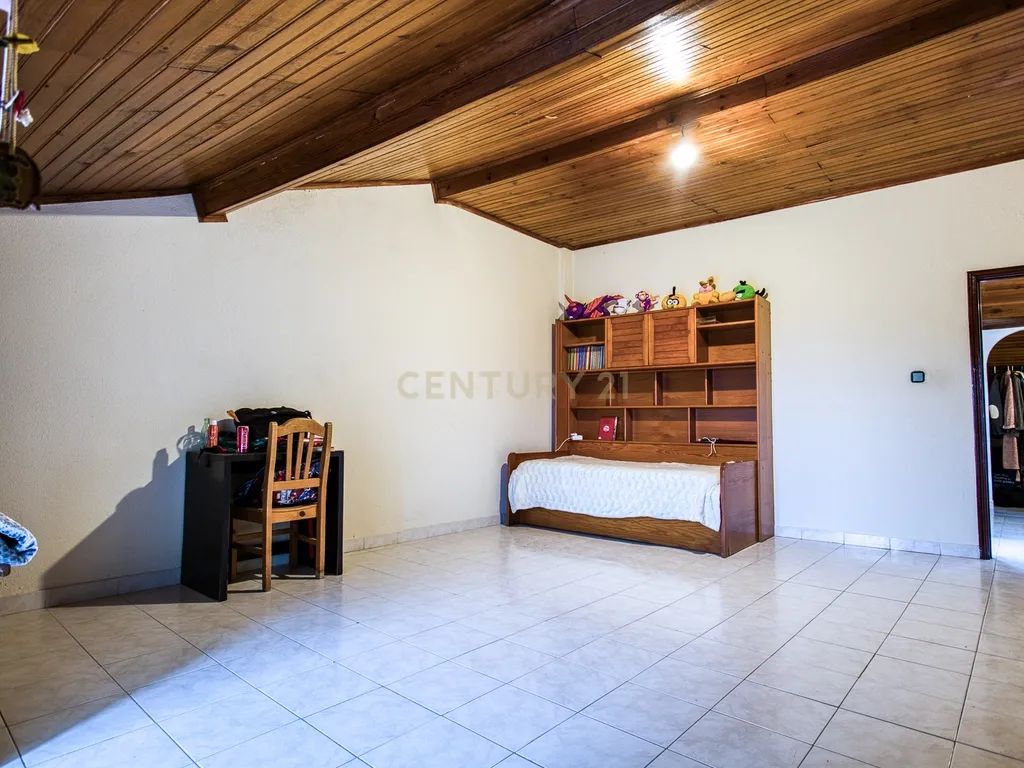 Moradia com elevado potencial de rentabilização em Camarões – Almargem do Bispo - Image 5