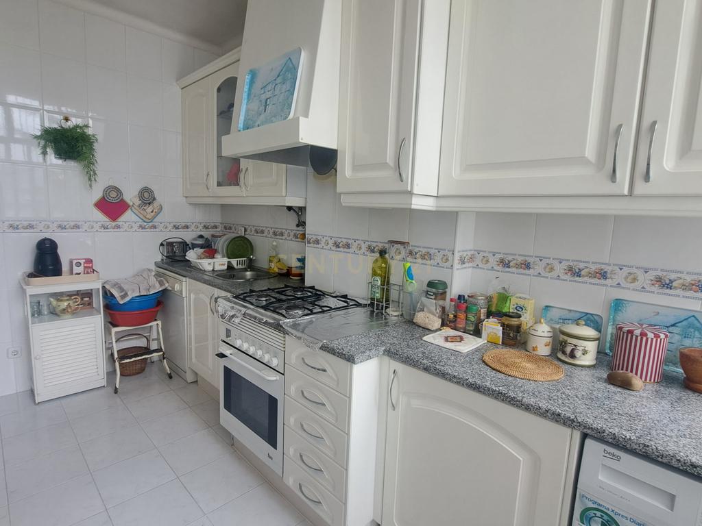 Apartamento T3 em Montalvão, Setúbal. - Image 2