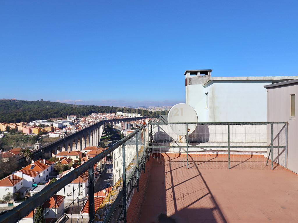 Apartamento T6 com Terraço e Vista 360º em Campolide - 314m² - Image 37
