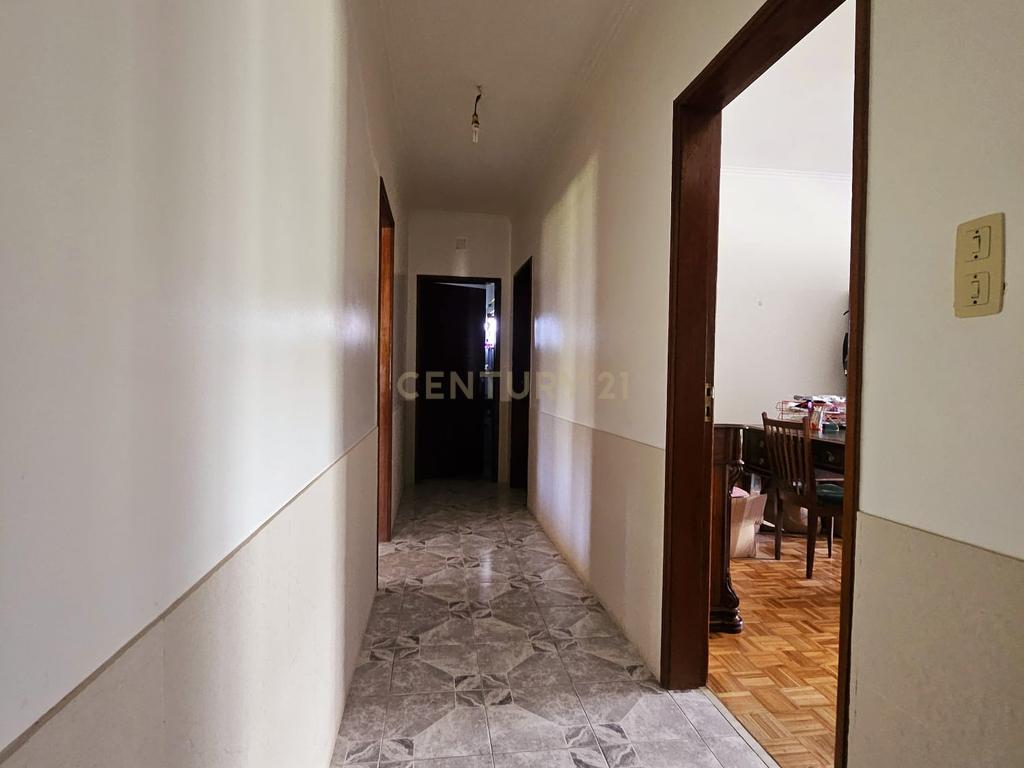 Moradia Unifamiliar T4 com Vista Desafogada e Grande Lote de Terreno na Quinta da Condessa - Image 18