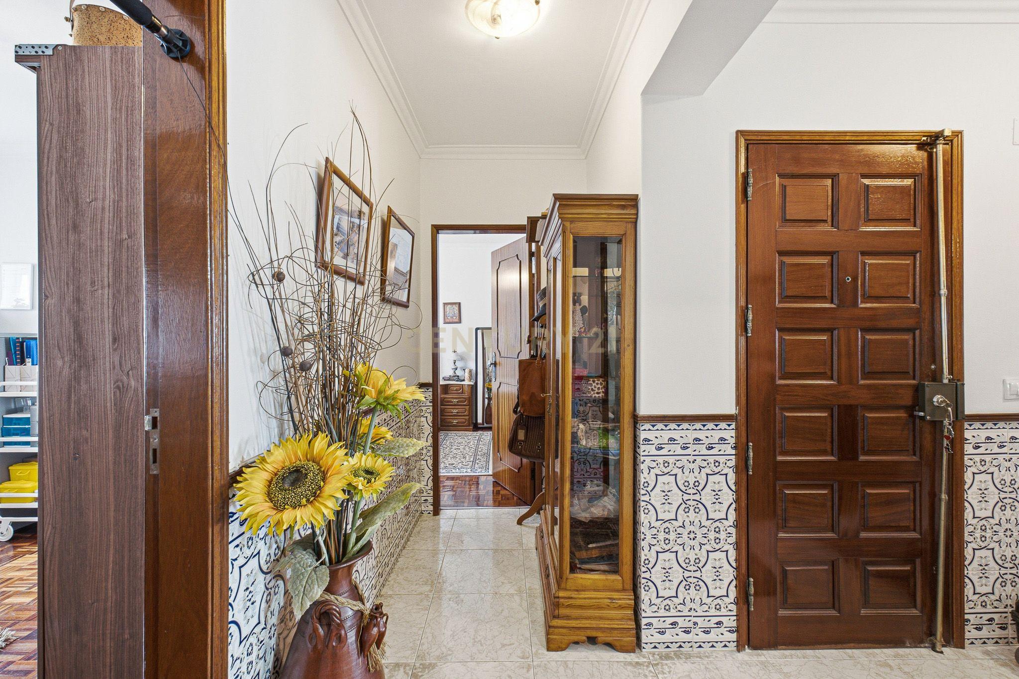 Fotografia 4 de Apartamento T3 com Enorme Potencial de Remodelação na Moita