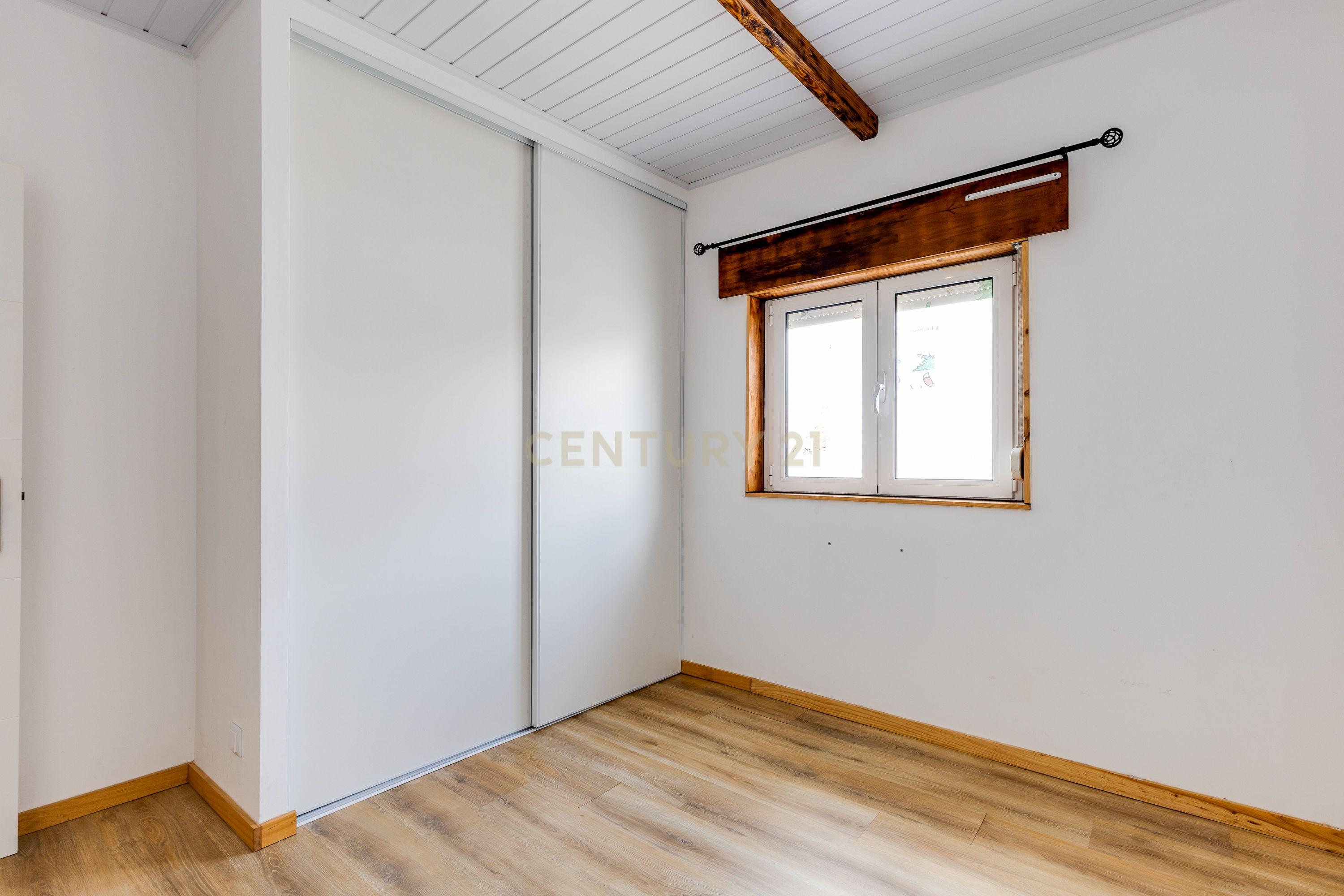 Fotografia 12 de Casa T3 em Maceira, Leiria - Conforto e Praticidade