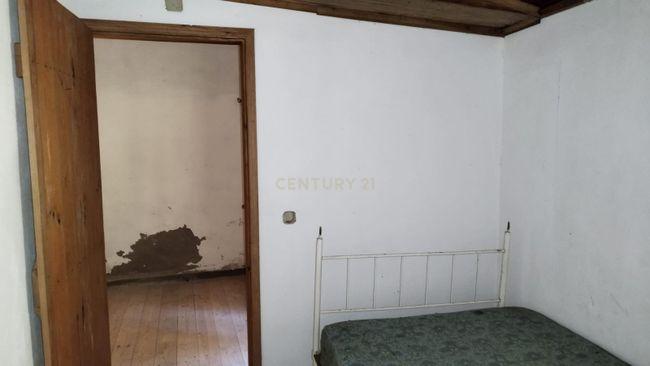 Moradia para reconstrução em Maçãs de D. Maria - Image 7