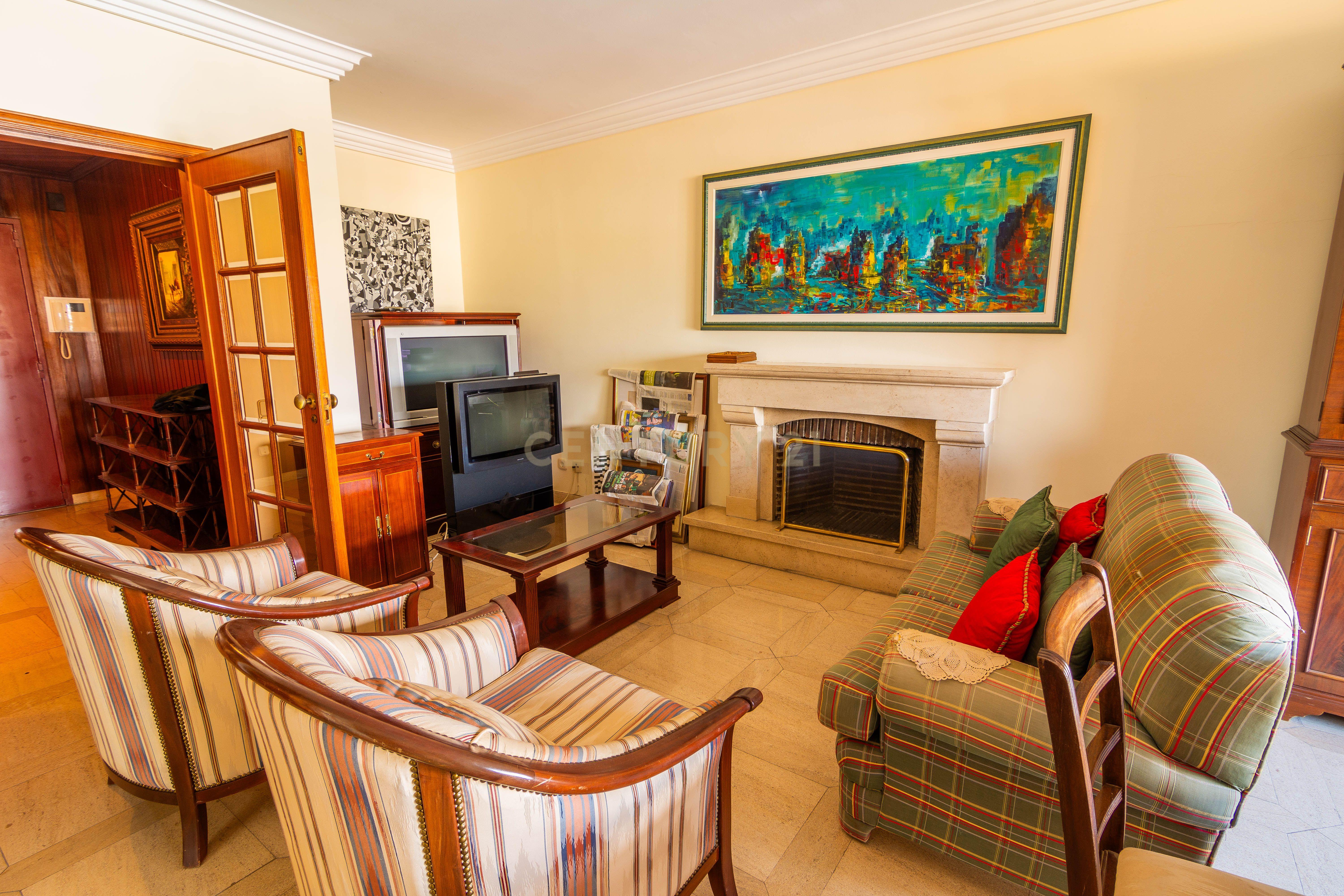 Apartamento T3 em Cascais com Vista Mar e Terraço - Image 4
