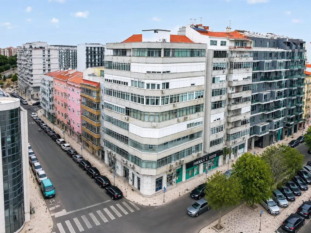T3 com Suite na Av. 5 de Outubro | Entrecampos - Image 18