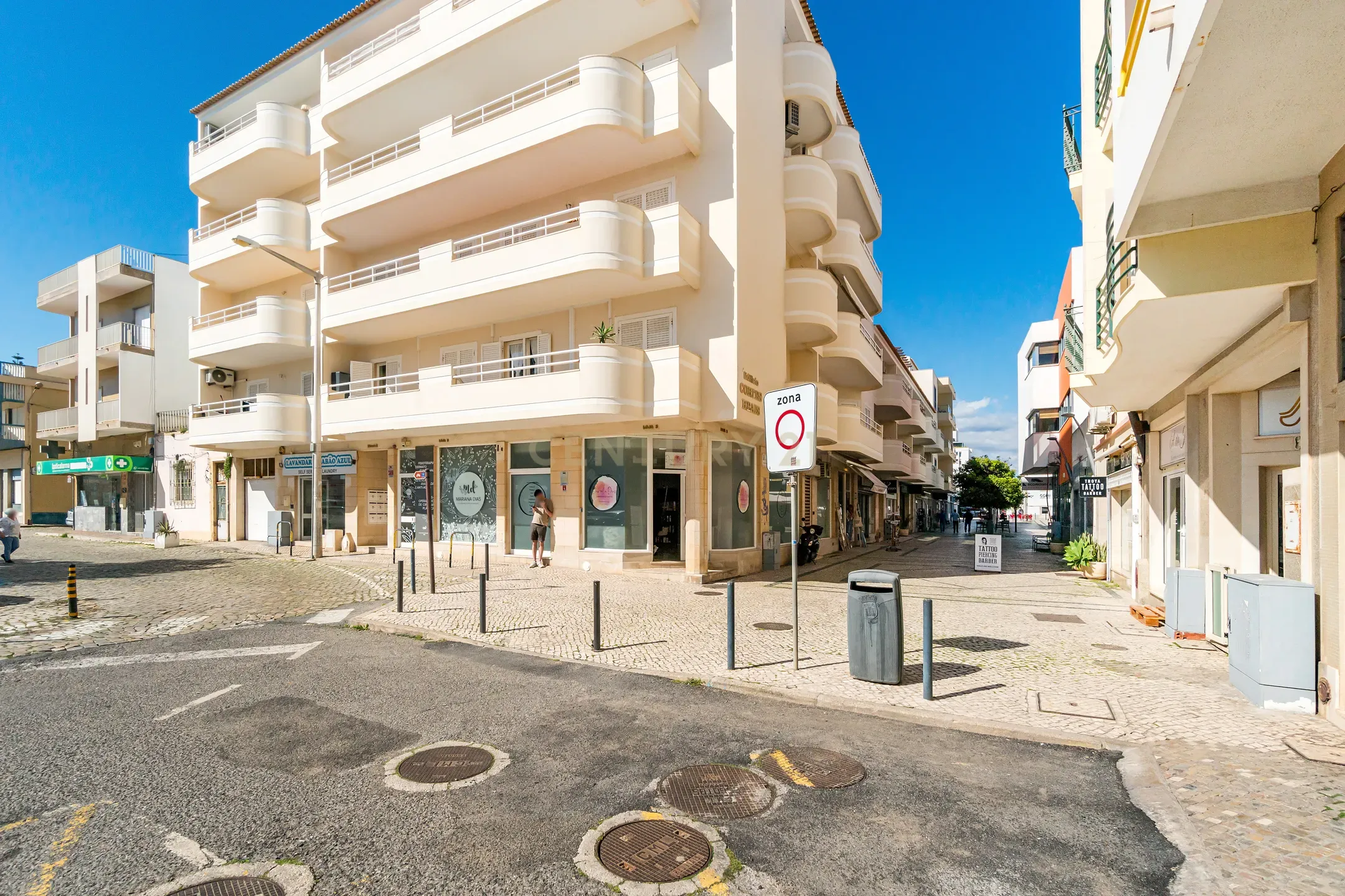Loja Comercial em Quarteira – Excelente Investimento Rentabilidade Imediata - Image 12