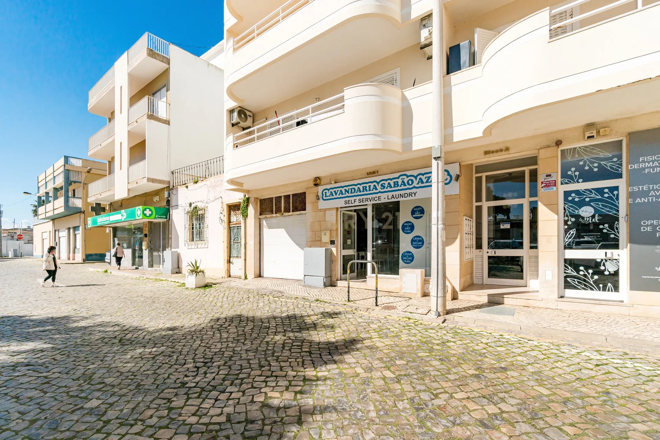 Loja Comercial em Quarteira – Excelente Investimento Rentabilidade Imediata - Image 13