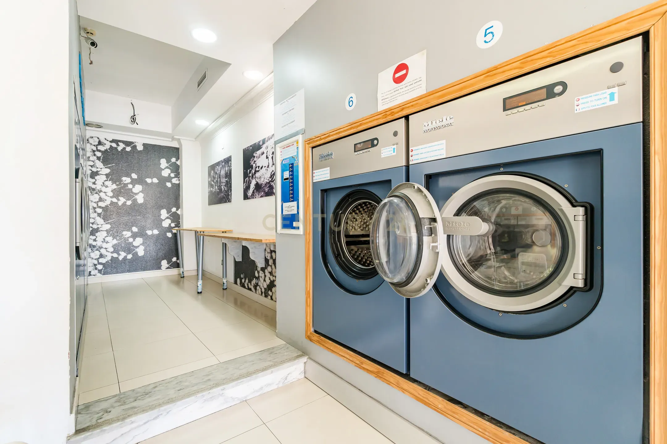Loja Comercial em Quarteira – Excelente Investimento Rentabilidade Imediata - Image 1