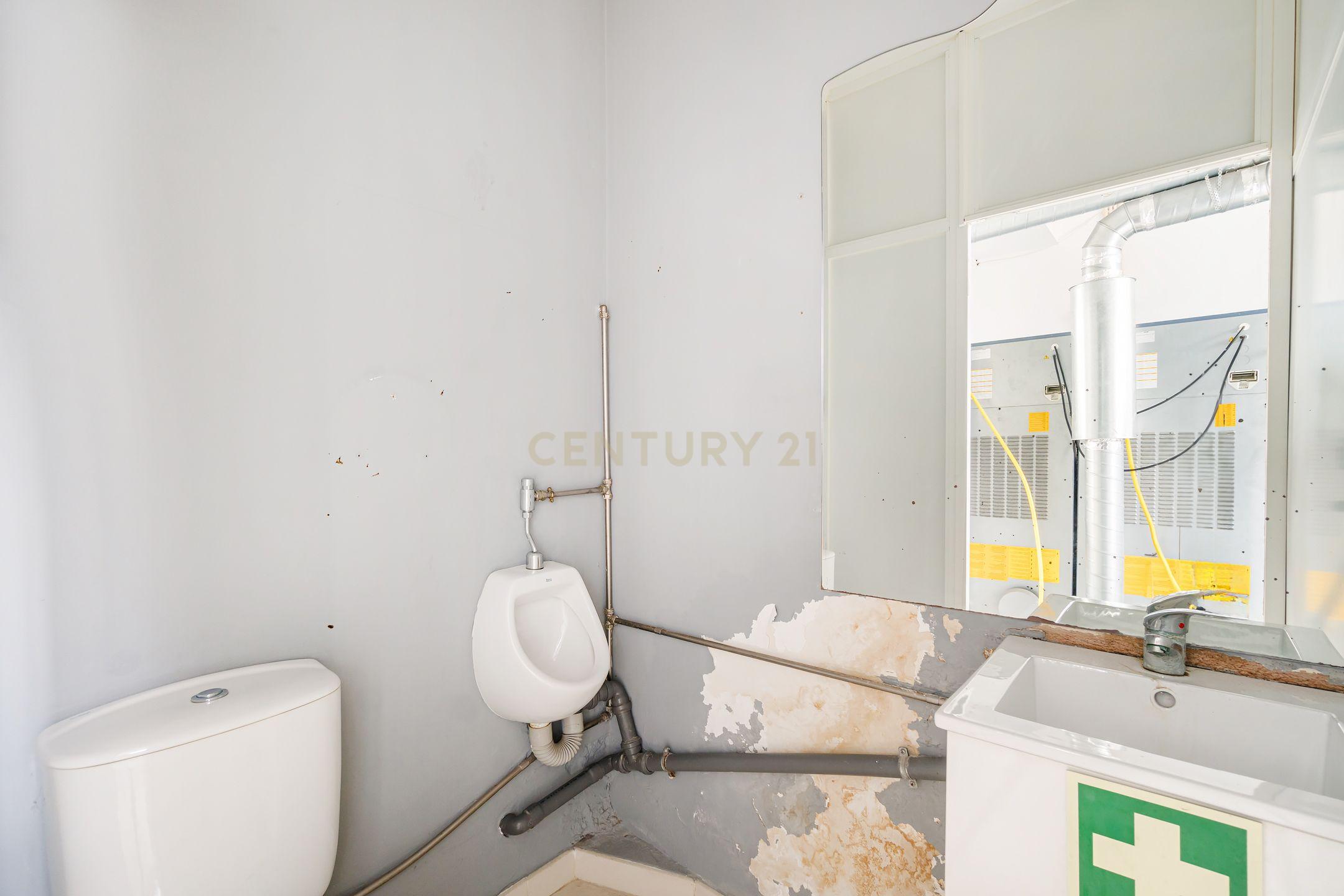 Loja Comercial em Quarteira – Excelente Investimento Rentabilidade Imediata - Image 23