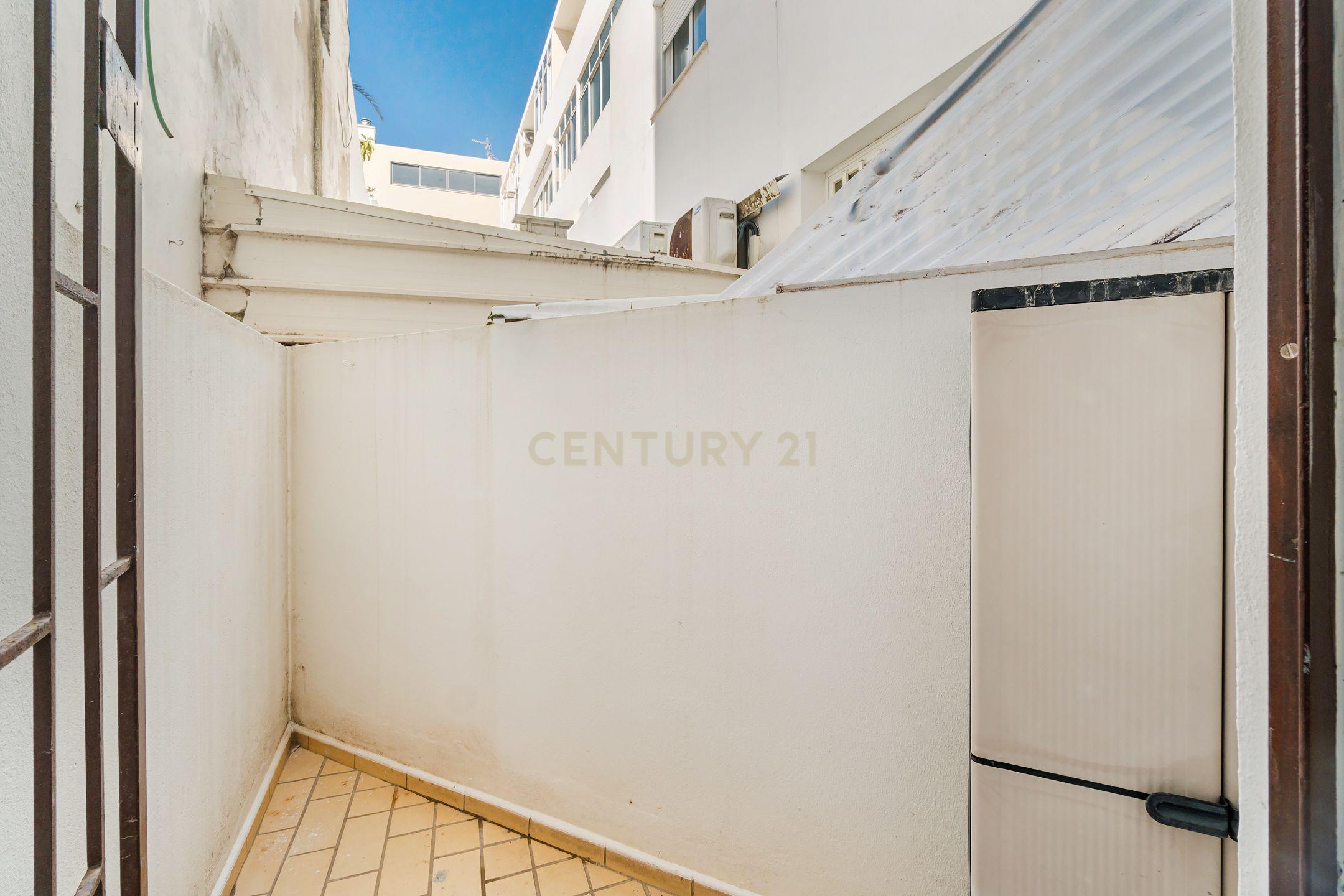 Loja Comercial em Quarteira – Excelente Investimento Rentabilidade Imediata - Image 11