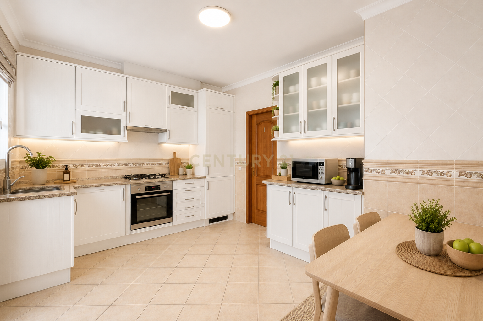 Fotografia 7 de Moradia T2 Multifamiliar C/ 2 Frações Anexas, localizada nos Caliços, em Albufeira