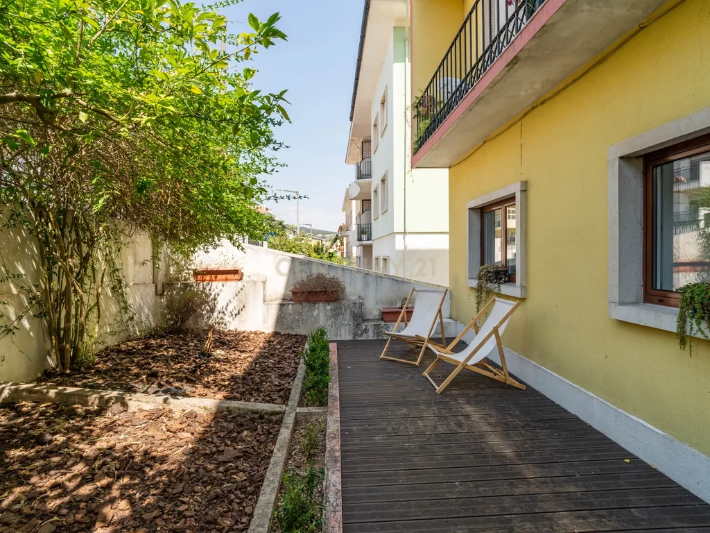 Apartamento T3+1 com logradouro e estacionamento privativos e sótão independente rentabilizado – Bairro Norton de Matos - Coimbra - Image 27