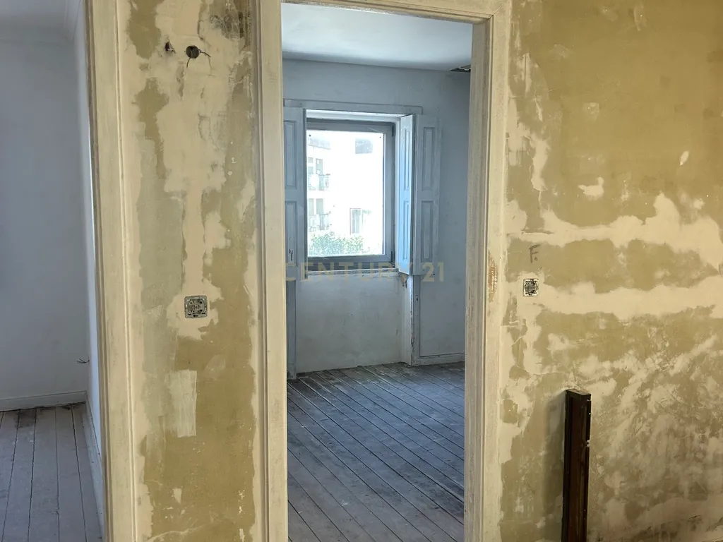 🔥 Moradia para Reabilitação no Porto | Estudo para 7/8 Apartamentos | Excelente Investimento - Image 33