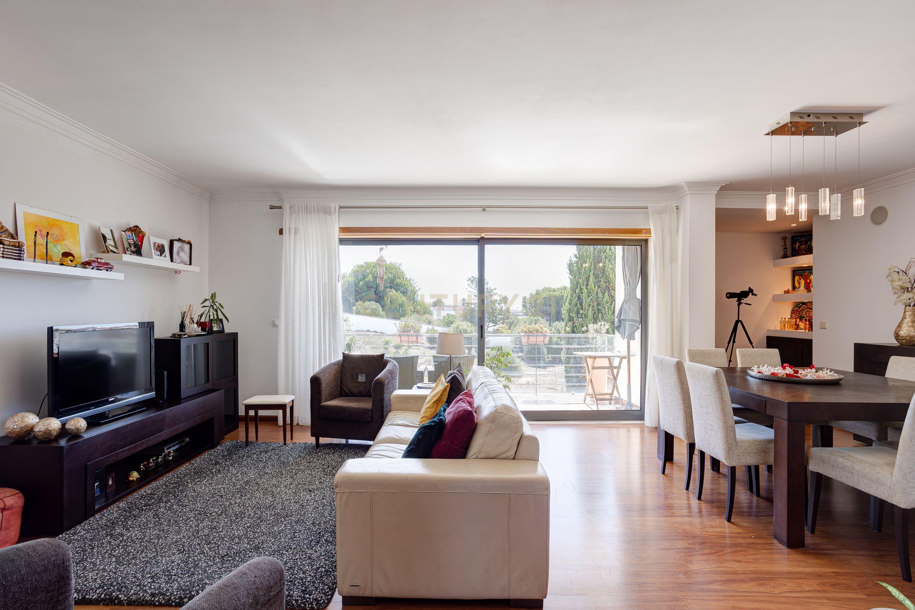 Apartamento T3 em Porto Salvo, €650.000