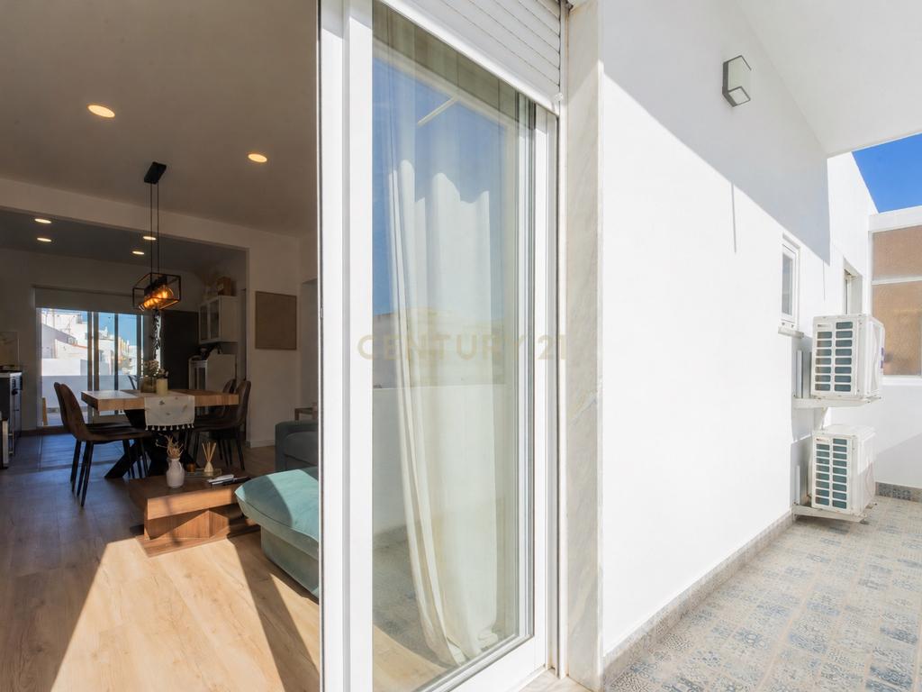 Apartamento T1 com Terraços e Vista Panorâmica em Olhão - Image 25
