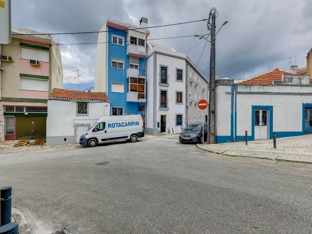 Viva o privilégio do Tejo: T3 Duplex exclusivo no coração de Santa Iria de Azóia! - Image 30