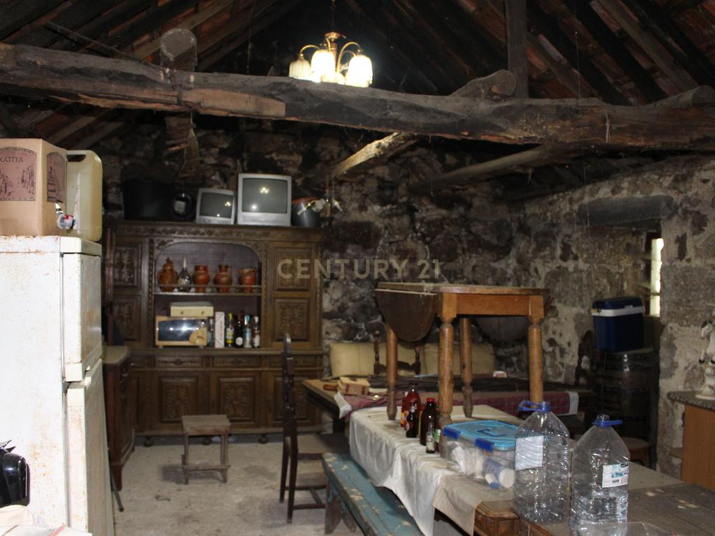 Moradia para restauro - oportunidade de investimento Paços de Ferreira, Figueiró - Image 11