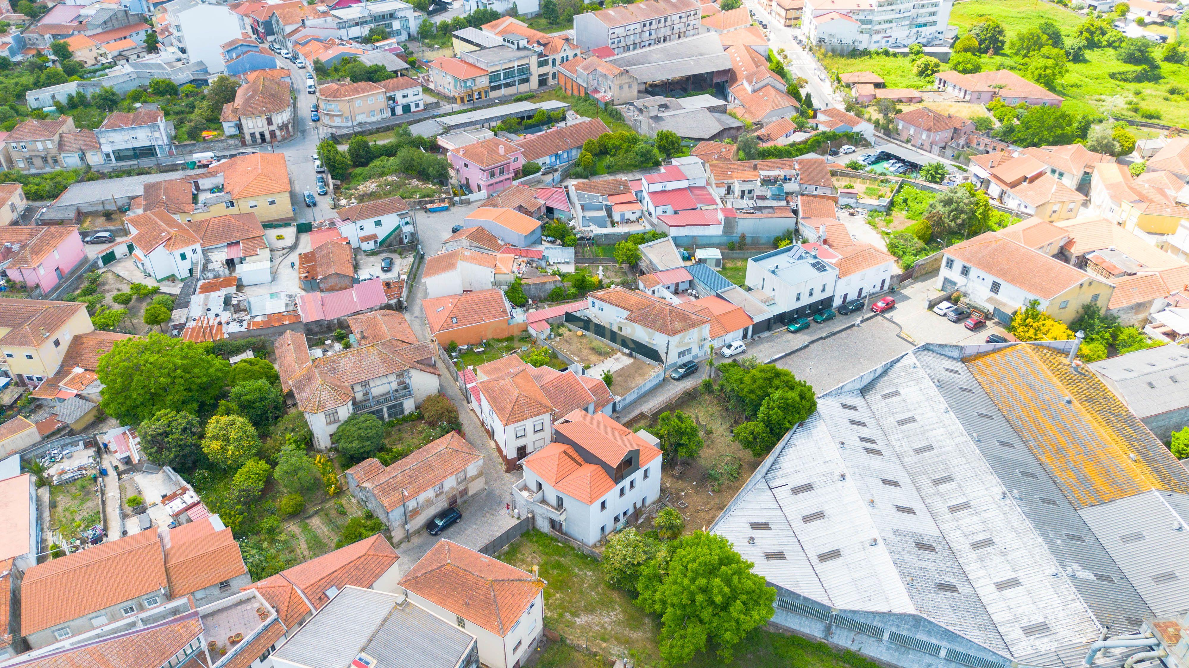 Fotografia 10 de Prédio com Projeto Aprovado para 4 Frações