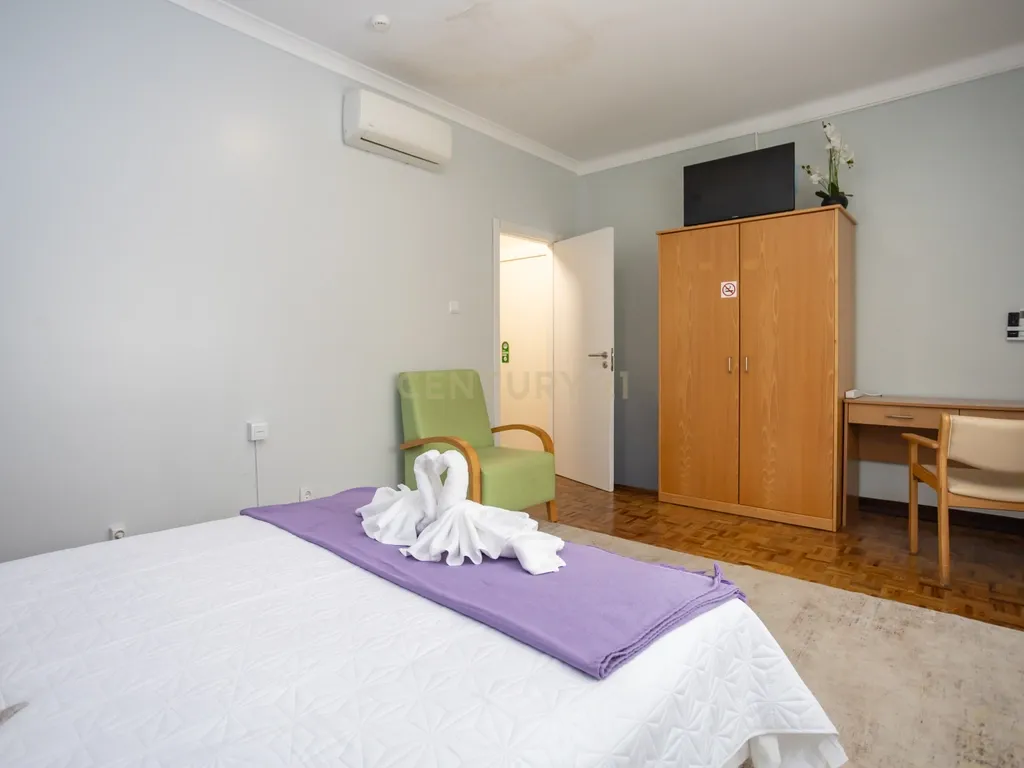 Fantástica Moradia Versátil com Piscina e Jardim, junto a serra da Arrábida – Setúbal - Image 29