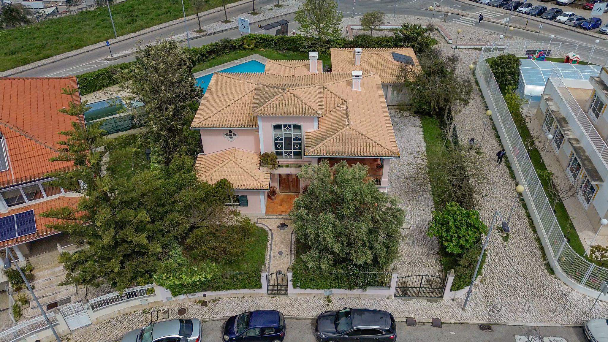 Moradia T5 - Almada - Piscina - Garagem -  364 m² - Terreno 1.024 m² - Image 72