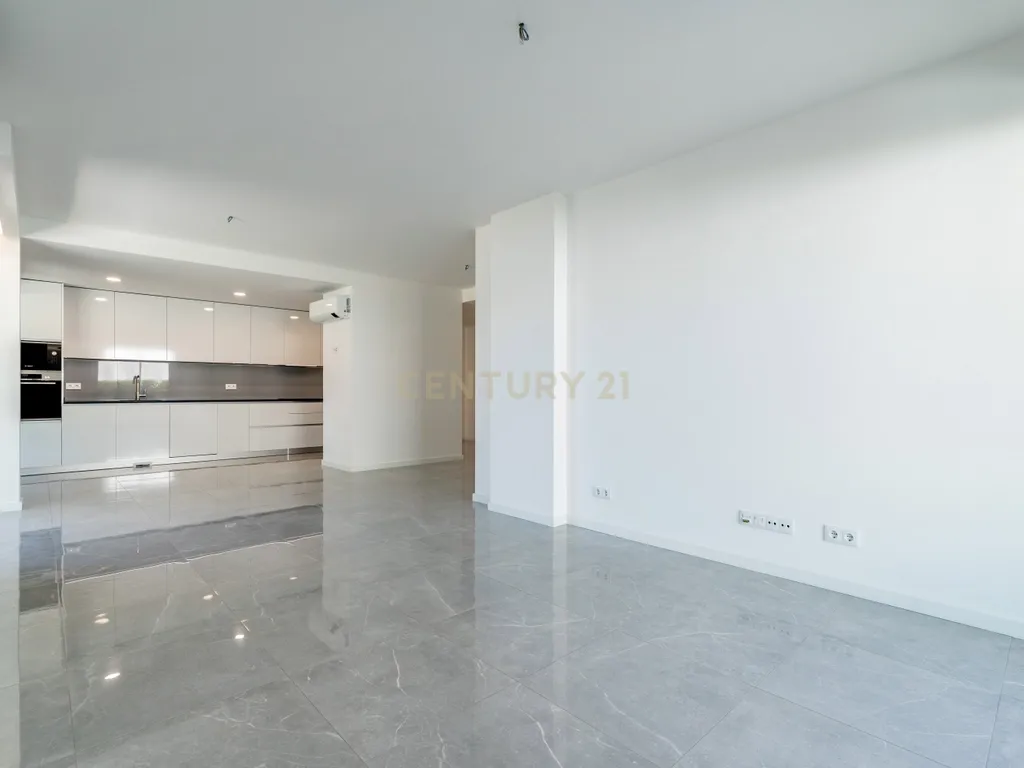 Apartamento T2 Novo a Estrear, Piscina, Estacionamento Privativo, no Centro de Albufeira – Correeira - Image 3