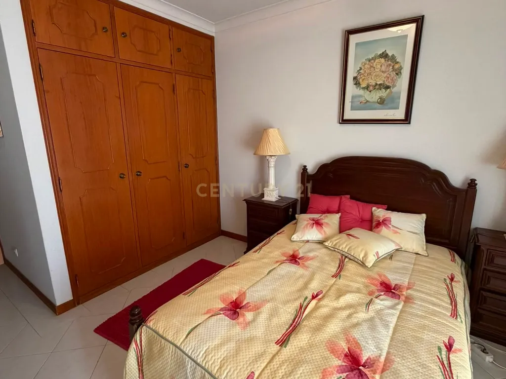 Apartamento T2 com garagem em Armação de Pêra - Image 9