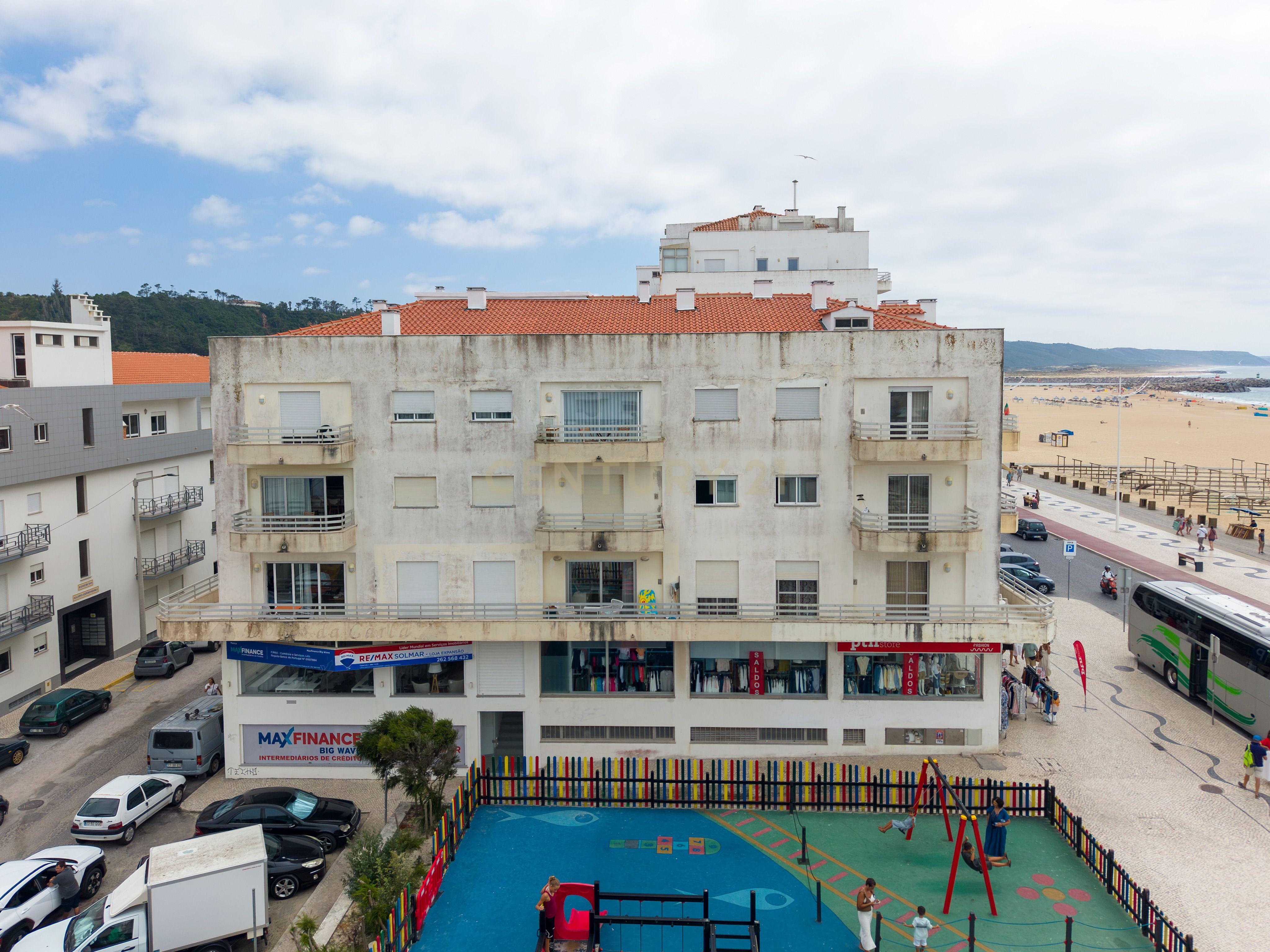 Fotografia 11 de Apartamento T2 à Venda | Nazaré | Vista Lateral para o Mar
