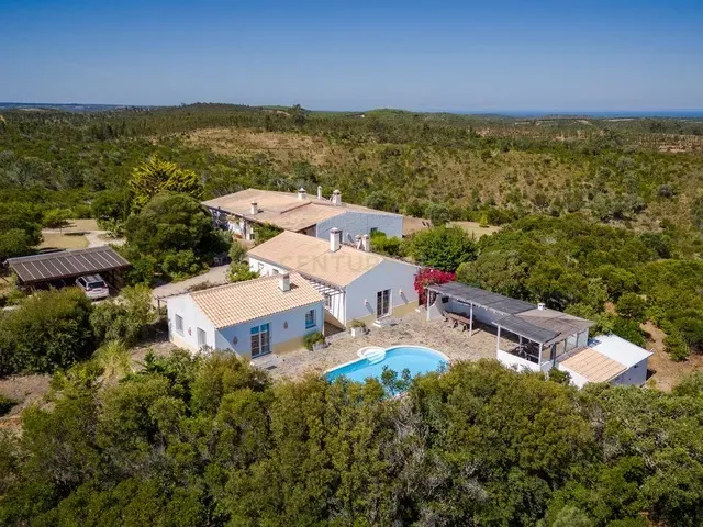 Fotografia 2 de Vivenda com propriedade em Bordeira