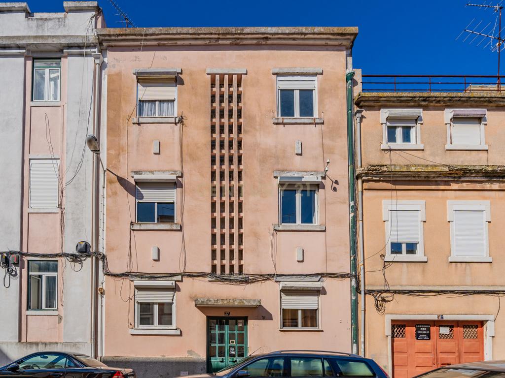 Apartamento T1 Remodelado na Penha de França – Lisboa - Image 3