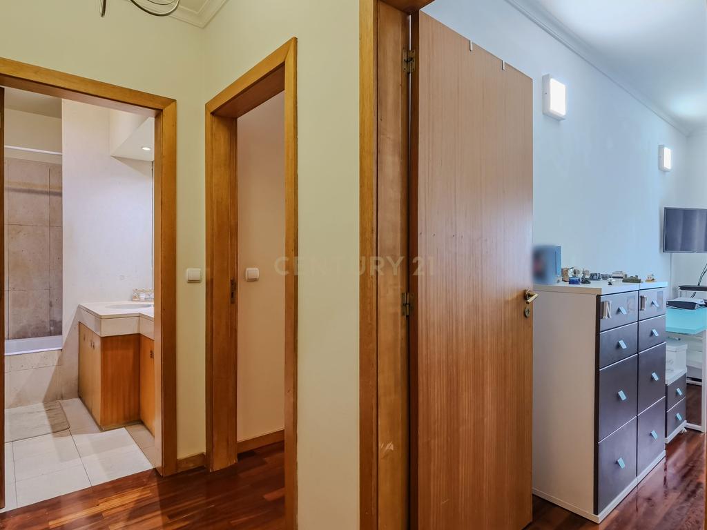 Apartamento T2 em Gondomar com Elevador e lugar de Garagem - 90m² - Image 13