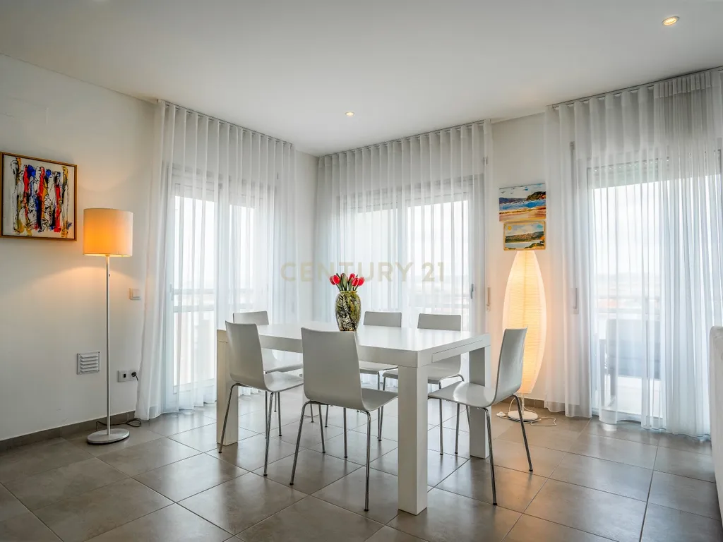 Apartamento T2 Condomínio Fechado Vista Baía - Image 10