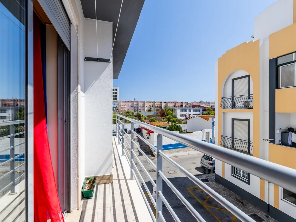 T3 Mobilado com Garagem em Vila Real de Santo António - Image 17