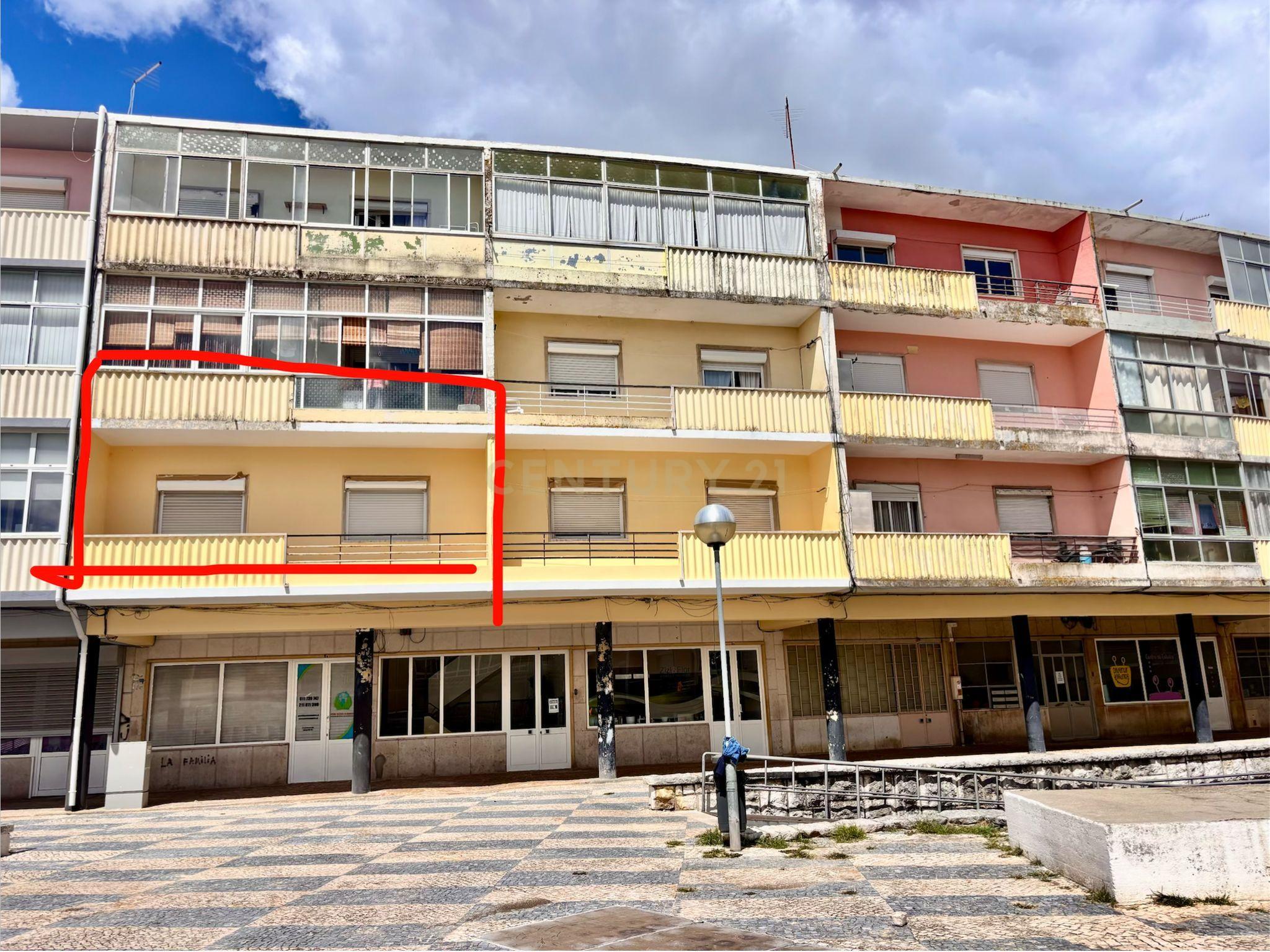 Fotografia 10 de Arrendamento T2 Renovado em Almada com Varanda e Luz Natural