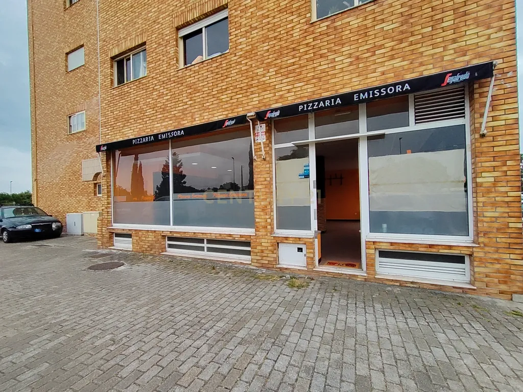 Loja com Cave para Comércio – Excelente Oportunidade de Arrendamento em Azurara, Vila do Conde - Image 2