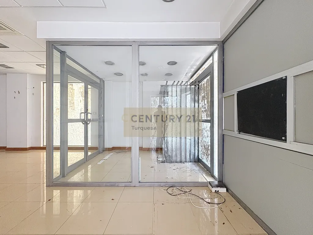 Amplo local comercial em Benalmádena, Málaga, com excelente localização - Image 26