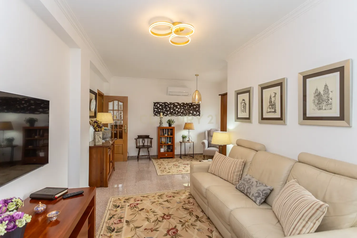 Apartamento T4 c/Arrecadação - Torre da Marinha - Image 1