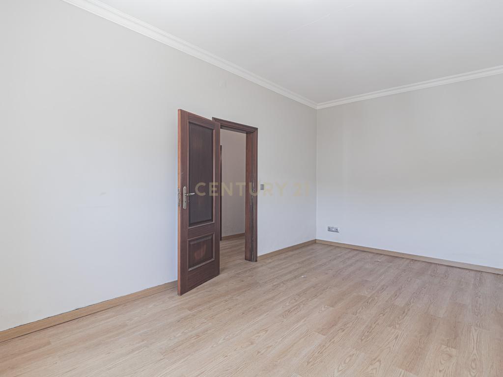 Moradia T4 em Vila Nova - Bucelas - Image 34