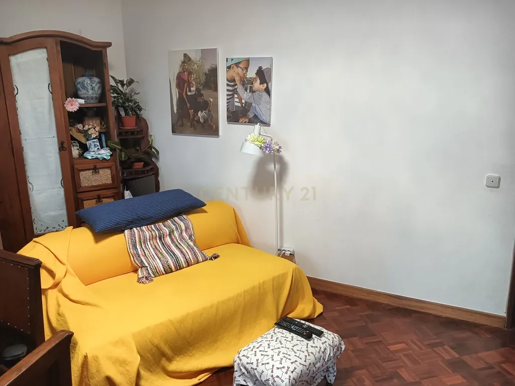 Apartamento T2 à Rendar - Vista Mar na Parede - Image 10