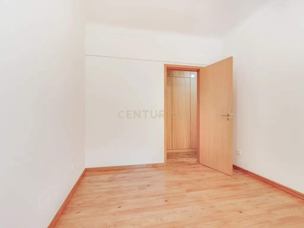 Apartamento T3 | 125 m² | Praça Pasteur – Lisboa - Image 5