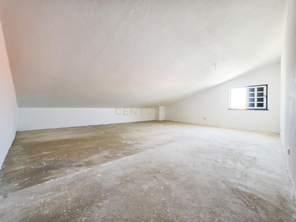 Moradia T3 + Loja em Fernão Ferro, Seixal - Oportunidade Única! - Image 46