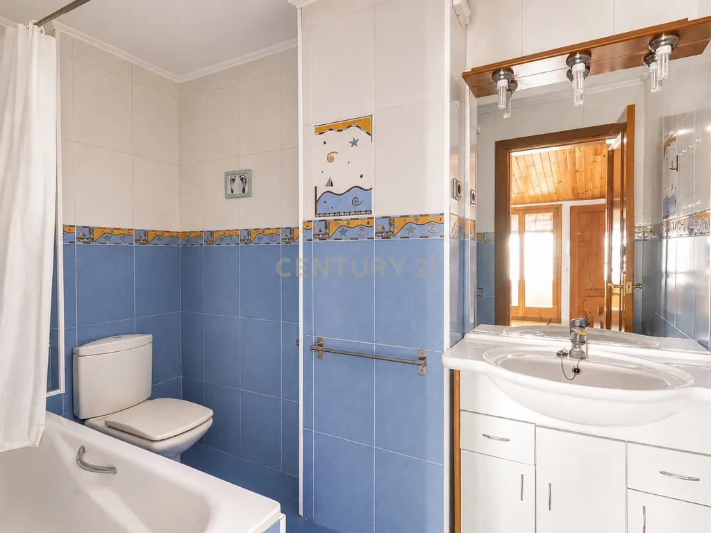 Crie a casa dos seus sonhos: duplex com terraço e múltiplas possibilidades. - Image 21