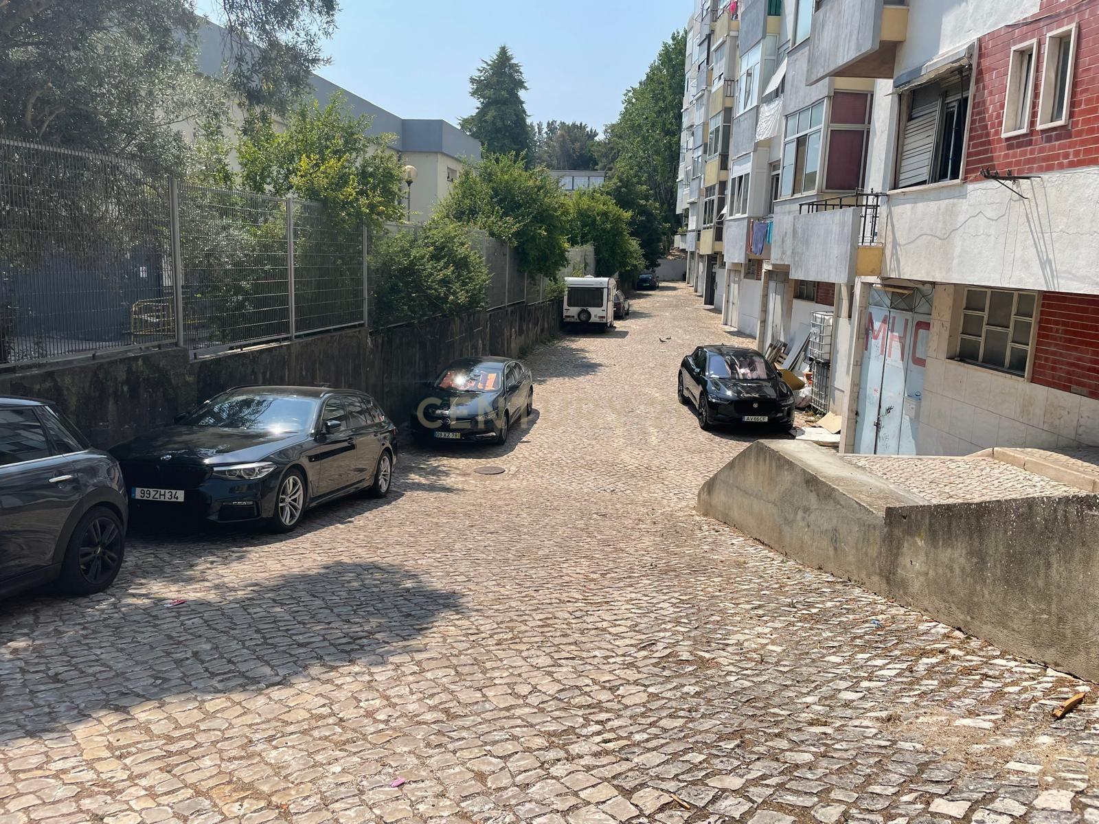 Fotografia 11 de ATENÇÃO INVESTIDORES! Armazém em Monte Abraão, Sintra muito bem localizado junto à Estação CF