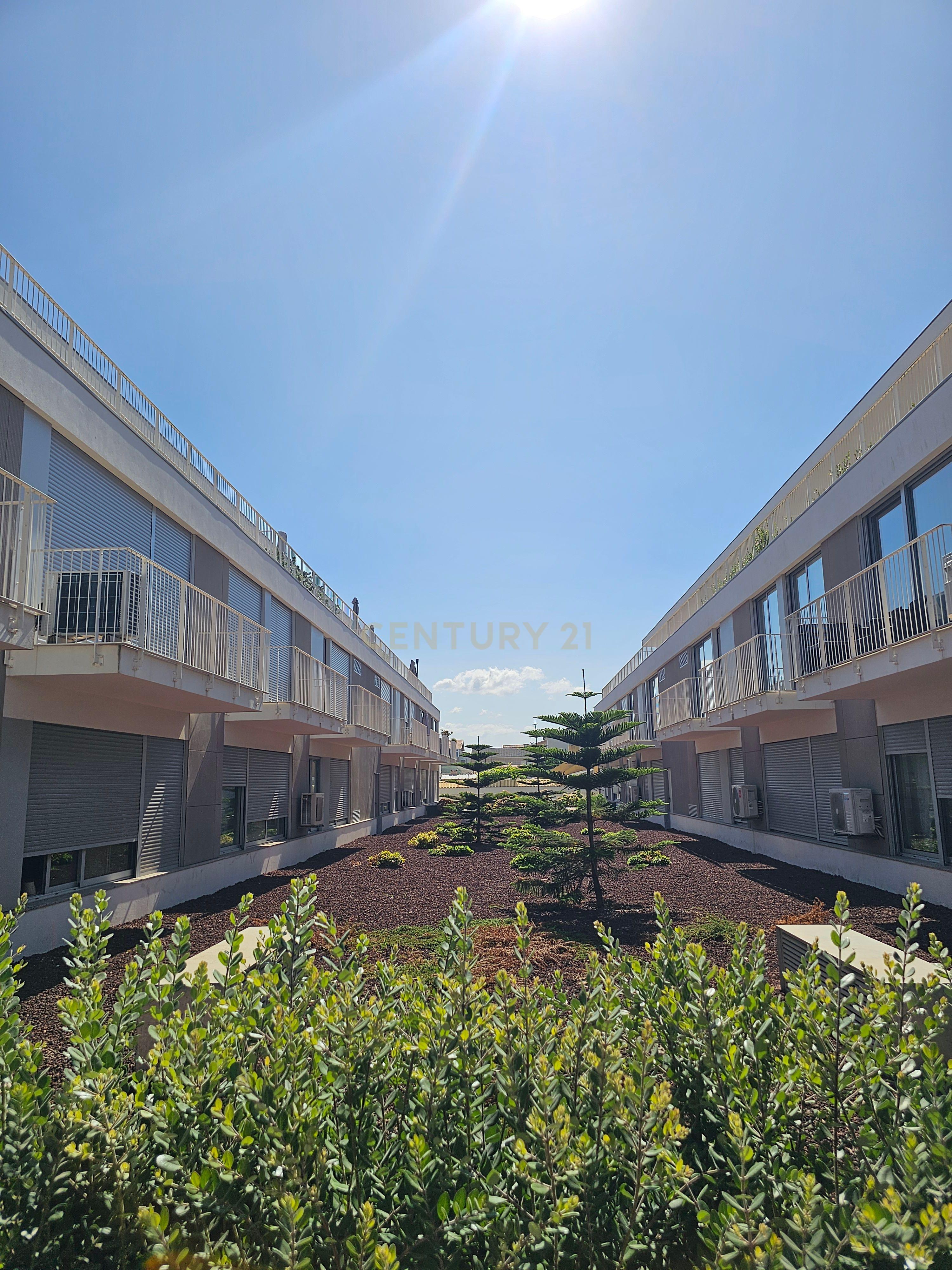 T2 NOVO a 200 metros da praia