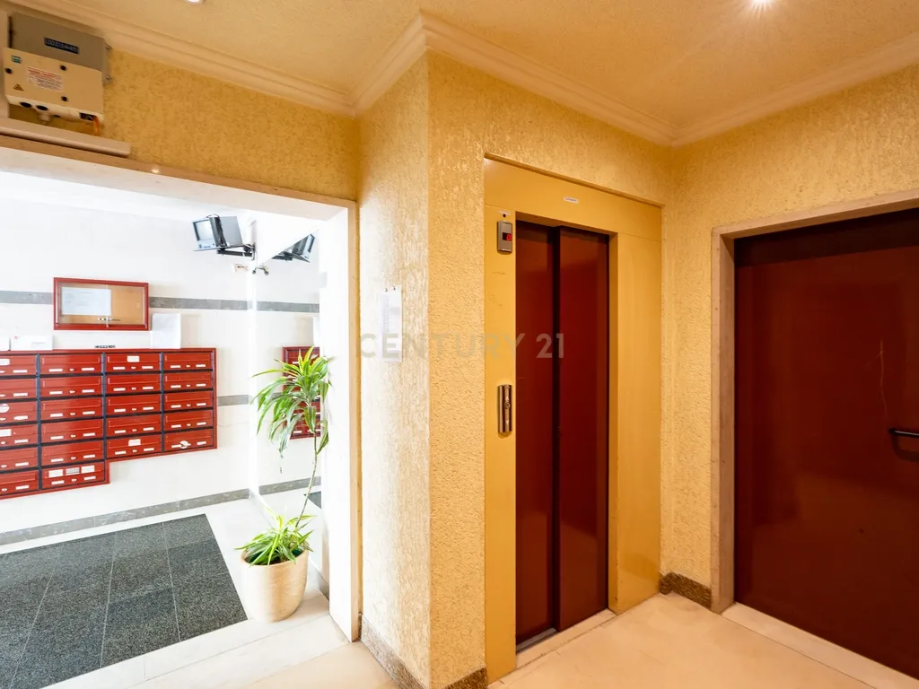 Apartamento T3 com Parqueamento – Quinta Nova, Odivelas - Image 2