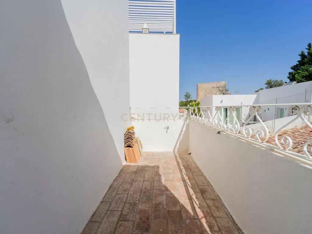 Moradia tradicional T1 com terraço, no centro histórico de Tavira - Image 13