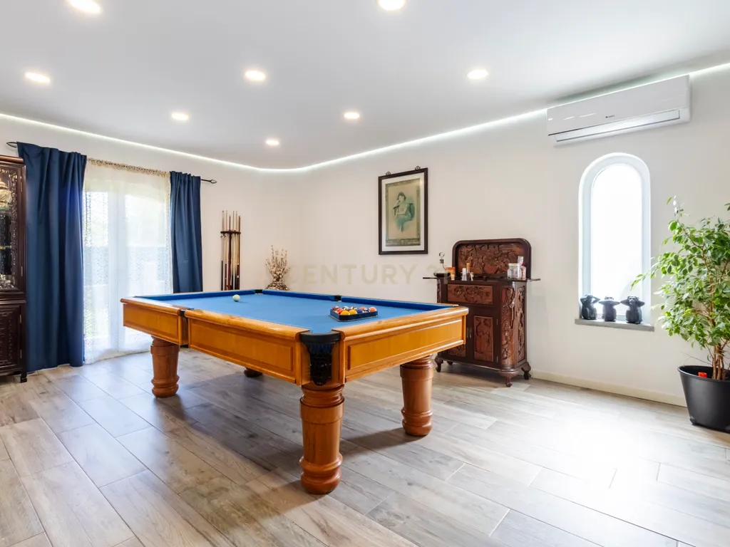 Moradia T4 como nova com piscina na Marisol em Lote de 500m² - Image 63