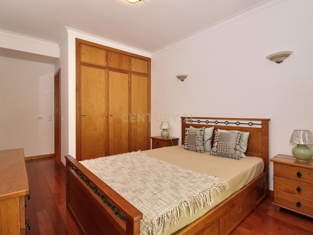 Apartamento T2 Mobilado, com Suíte, Varanda e Elevador em Caparide – São Domingos de Rana - Image 20