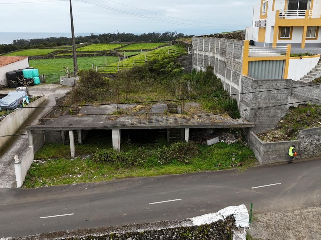 Terreno com inicio de construção em São Mateus da Calheta - Ilha Terceira - Image 4
