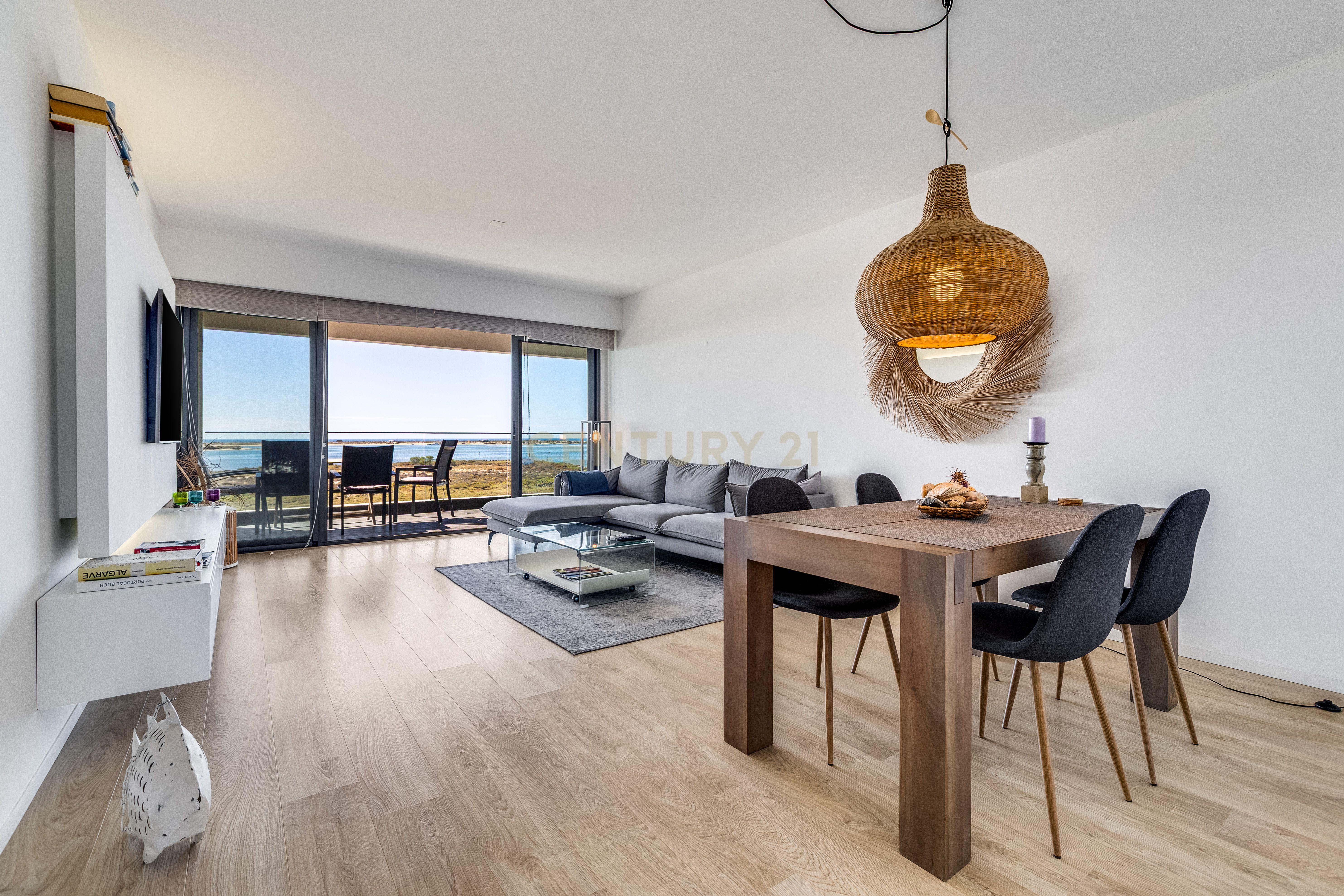 Fotografia 6 de A Pérola da Ria Formosa | T2 de Luxo na Fuseta, Com Uma Vista Absolutamente Única Sobre a Ria Formosa