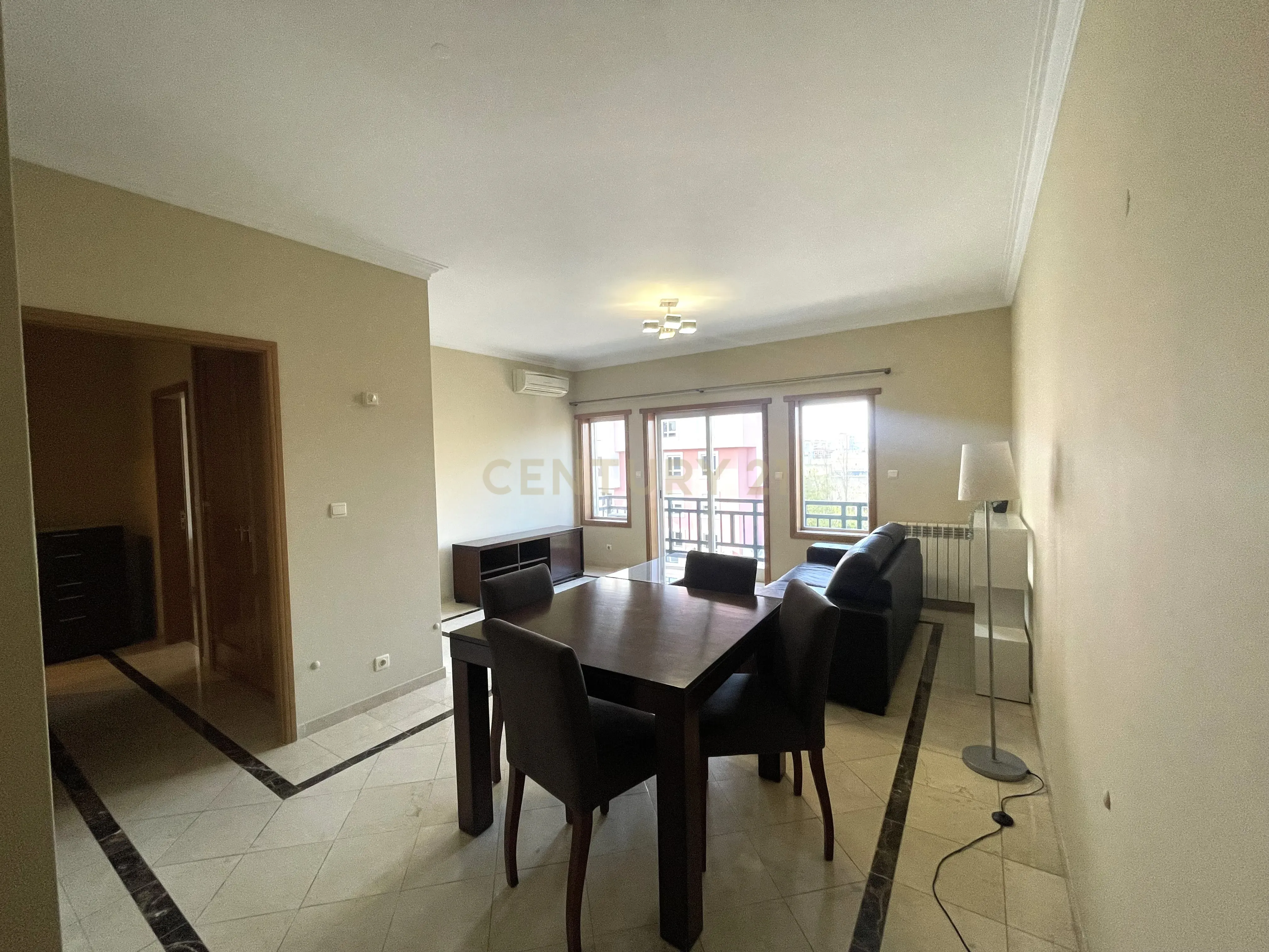 T1 para Arrendamento em Telheiras – 88 m² com Box, Arrecadação e Excelentes Acabamentos - Image 1